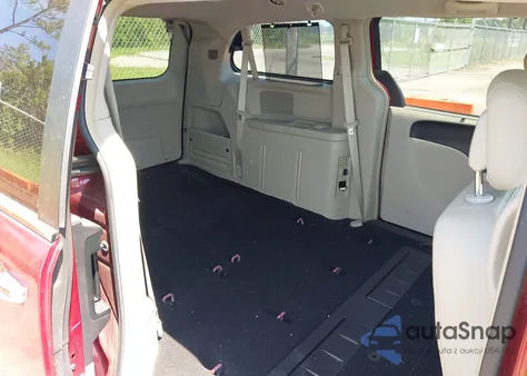 2013 Chrysler Town & Country Touring-L z USA, uszkodzony, nr VIN 2C4RC1CG9DR559300